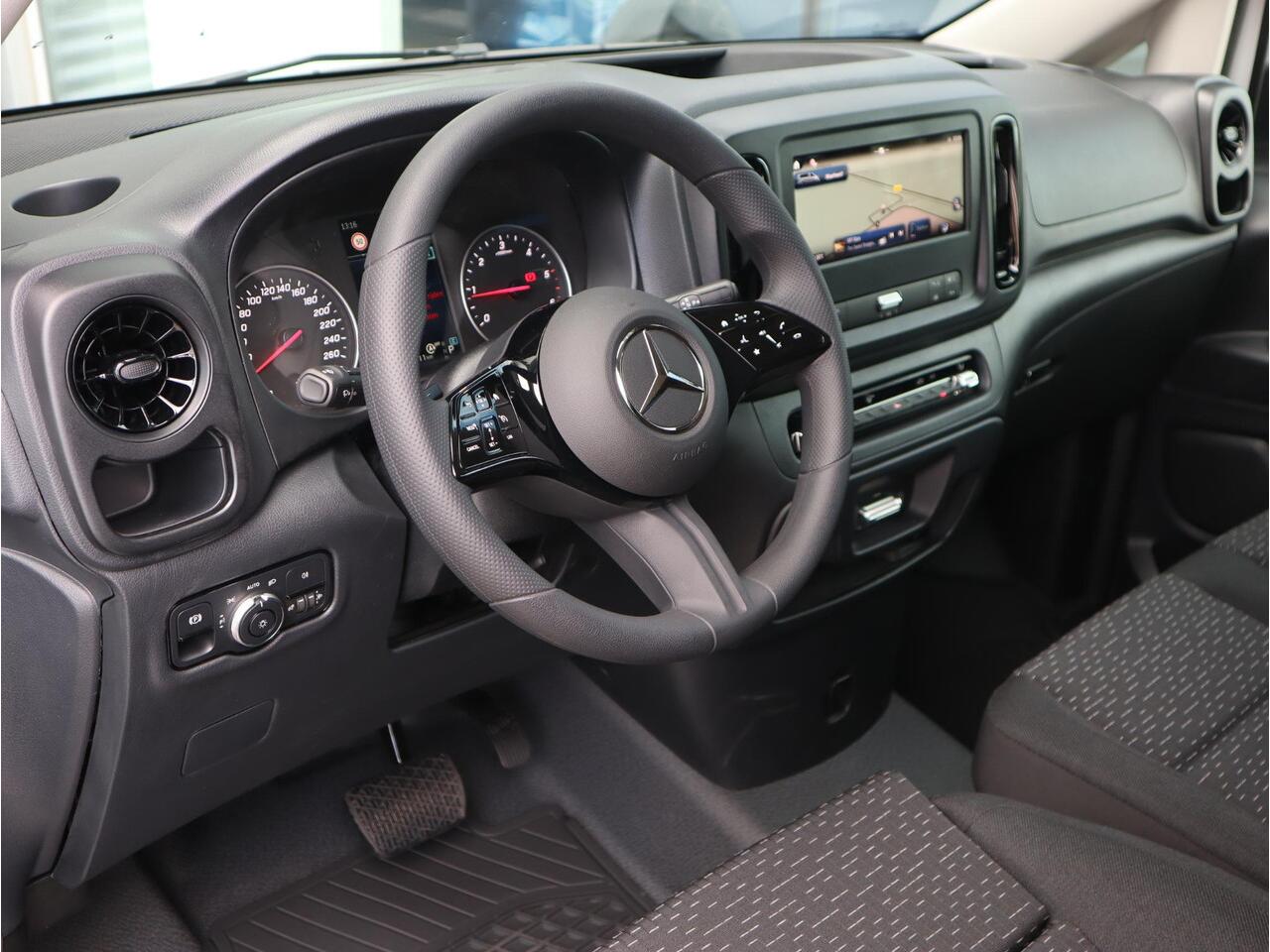 Mercedes-Benz VITO 114 CDI L2 Pro NAVI CARPLAY ANDROID AUTO TREKHAAK 2500KG ALARMKLASSE SCM3