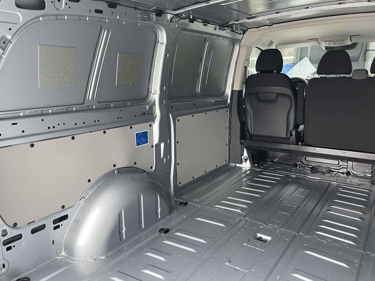 Mercedes-Benz VITO eVito 112 L2 60 kWh Mercedes-Benz eVito eVito 112 L2 66 kWh