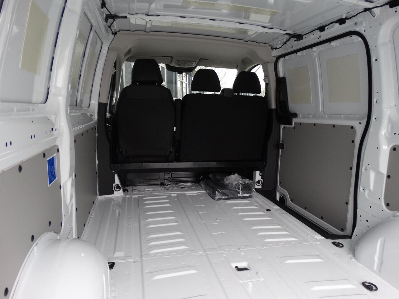 Mercedes-Benz VITO eVito 112 L2 60 kWh Mercedes-Benz eVito eVito 112 L2 66 kWh