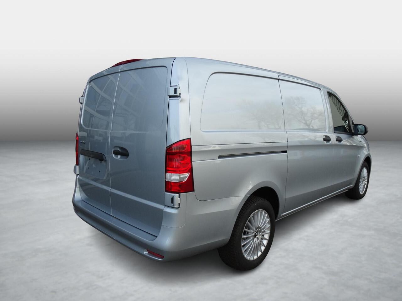 Mercedes-Benz VITO eVito 112 L2 60 kWh Mercedes-Benz eVito eVito 112 L2 66 kWh