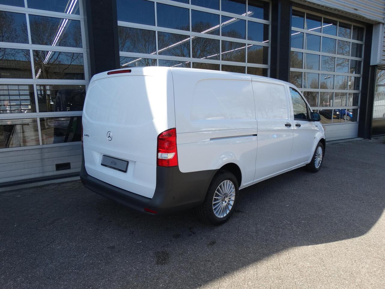 Mercedes-Benz VITO eVito 112 L3 60 kWh Mercedes-Benz eVito eVito 112 L3 66 kWh