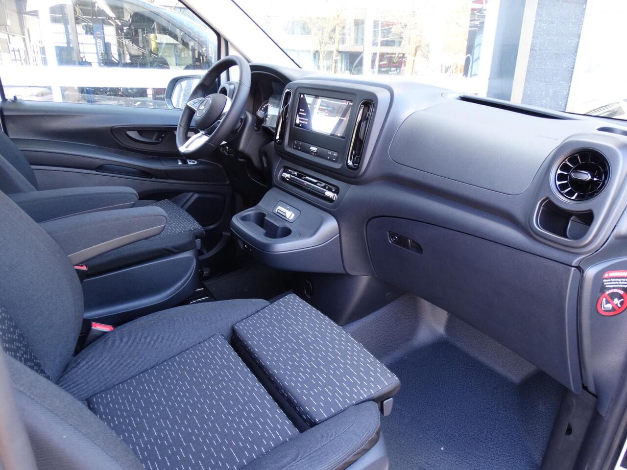 Mercedes-Benz VITO eVito 112 L3 60 kWh Mercedes-Benz eVito eVito 112 L3 66 kWh