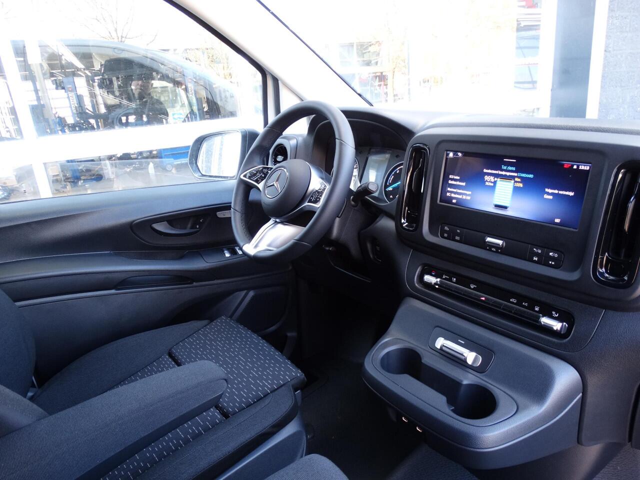 Mercedes-Benz VITO eVito 112 L3 60 kWh Mercedes-Benz eVito eVito 112 L3 66 kWh