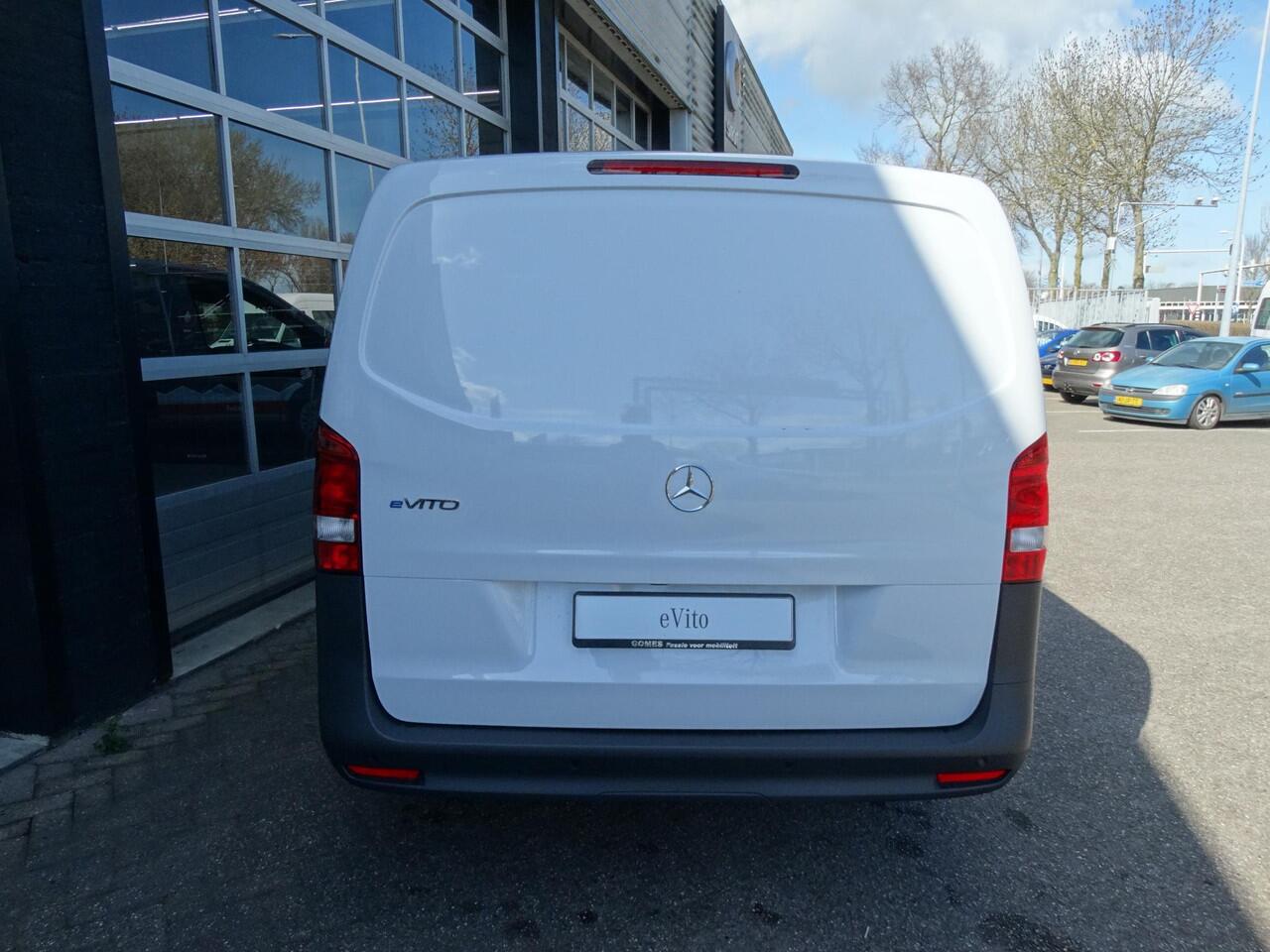 Mercedes-Benz VITO eVito 112 L3 60 kWh Mercedes-Benz eVito eVito 112 L3 66 kWh