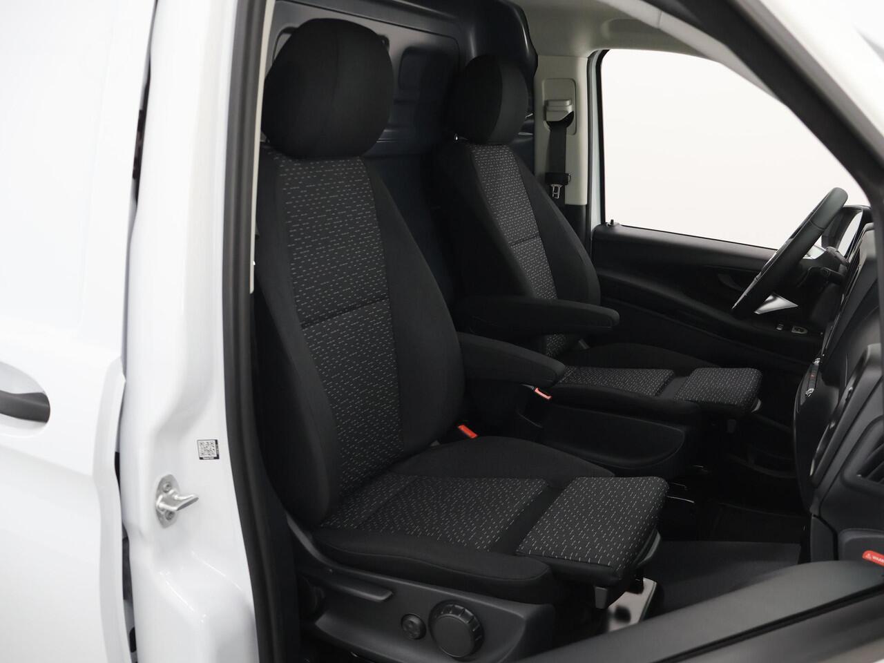 Mercedes-Benz VITO Bestelwagen 116 CDI L2 Pro | Achterdeuren | Trekhaak 2500 KG | Achteruitrijcamera | Dodehoekassistent |