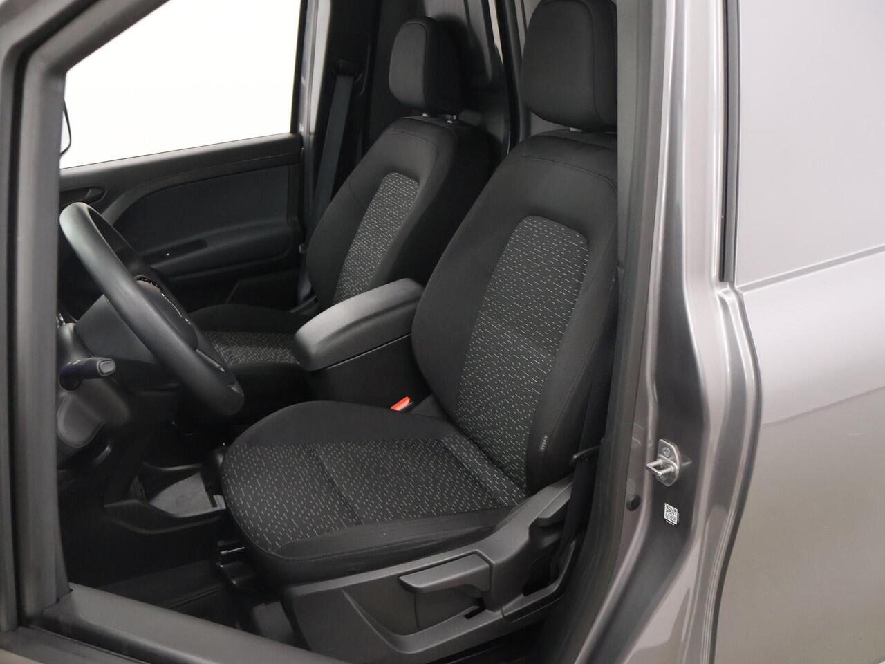 Mercedes-Benz eCitan L2 | Pro | 51 kWh | 271 KM WLTP | Navigatie | Clim Navigatie | Climate Control | Trekhaak | 2-zits | Parkeercamera | Carplay | Comfort Bestuurdersstoel | Certified