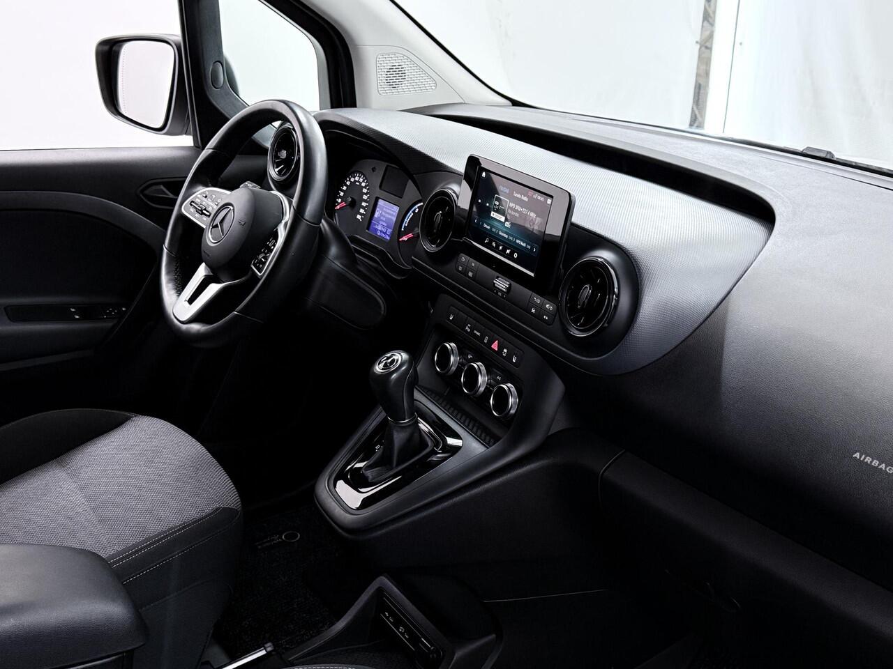 Mercedes-Benz eCitan L1 | Pro | 51 kWh | Navigatie | Parkeercamera | Trekhaak | Cruise Control | Stoelverwarming | Certified