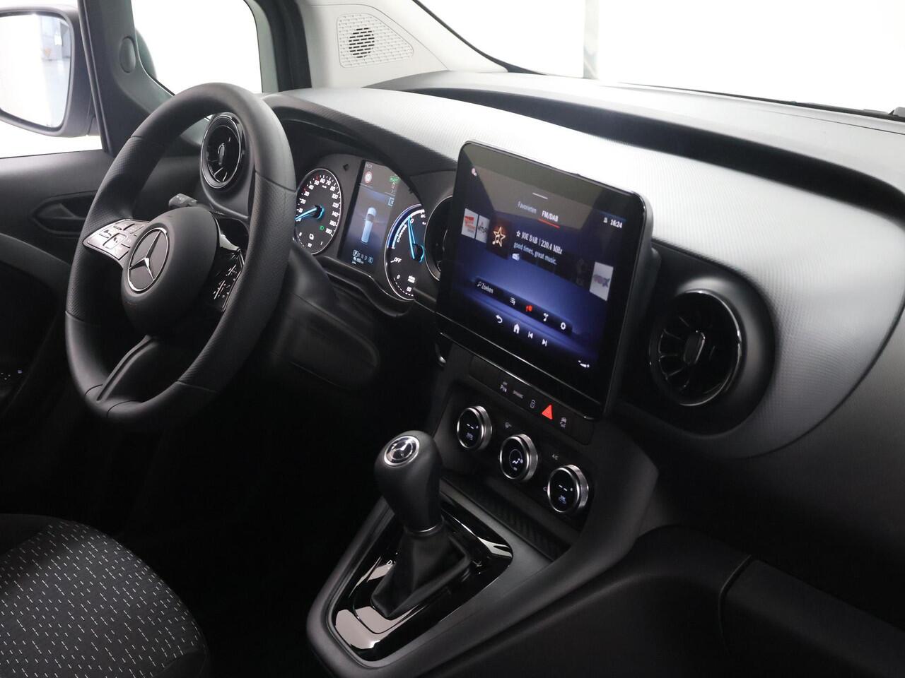 Mercedes-Benz eCitan 112 Base L2 51 kWh | Achteruitrijcamera | Climate Control | Cruise Control | Airco | Snelladen 75KW |