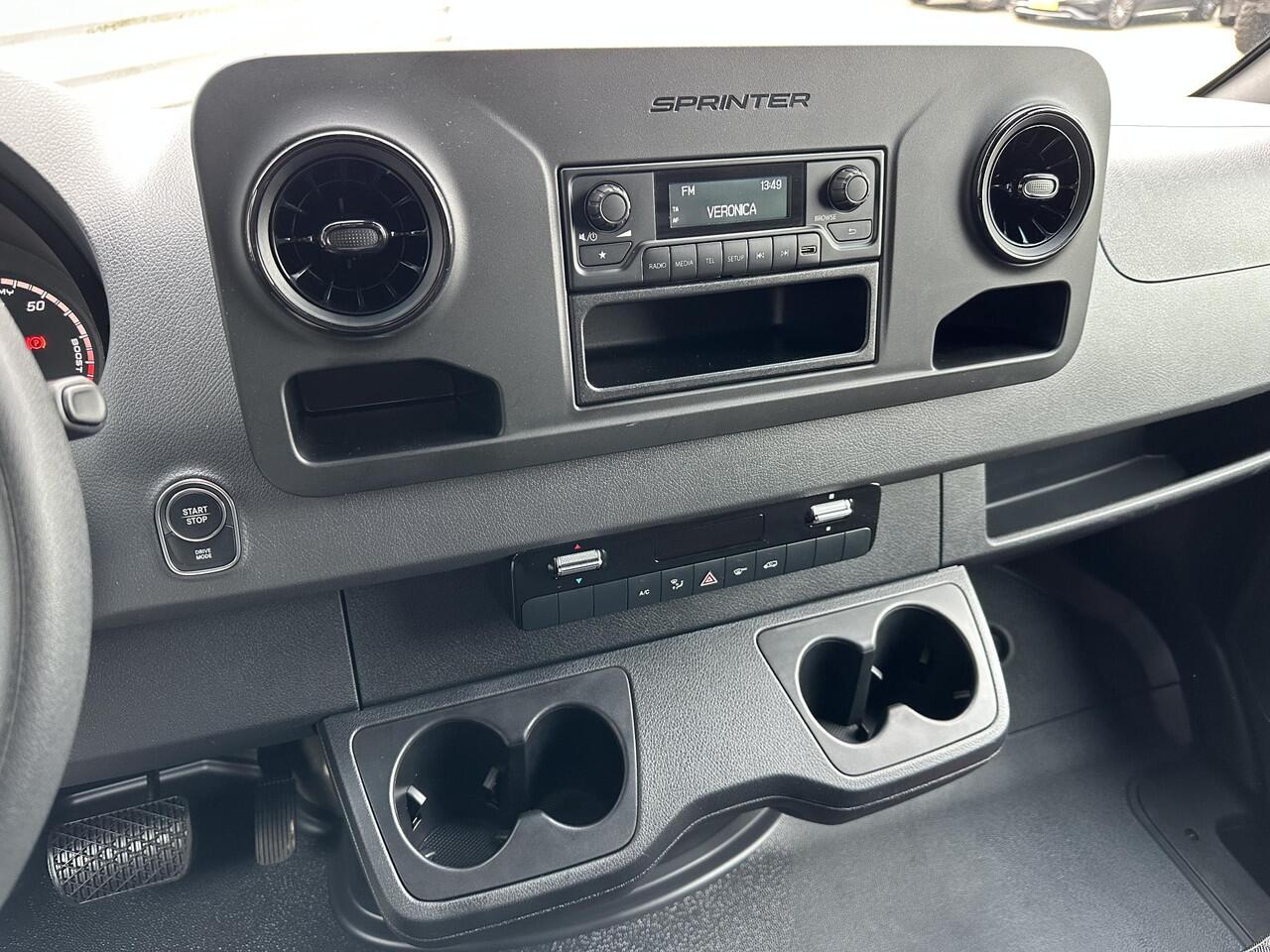 Mercedes-Benz eSprinter L2H2 Snelladen Camera Airco 55kwh WLTP: 151km !