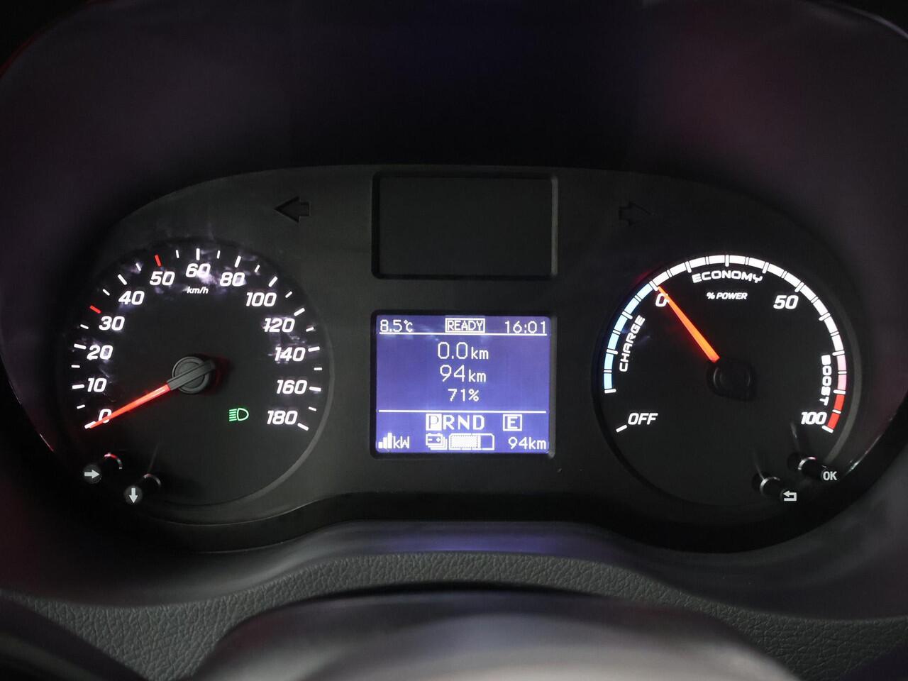 Mercedes-Benz eSprinter L2 H2 | 55 kWh | ACHTERUITRIJCAMERA | STOELVERWARMING | AIRCO | DAB+ RADIO | COMPLETE LAADRUIMTE BETIMMERING | OPSTAP TOT LAADRUIMTE | STOEL - STOEL COMFORT