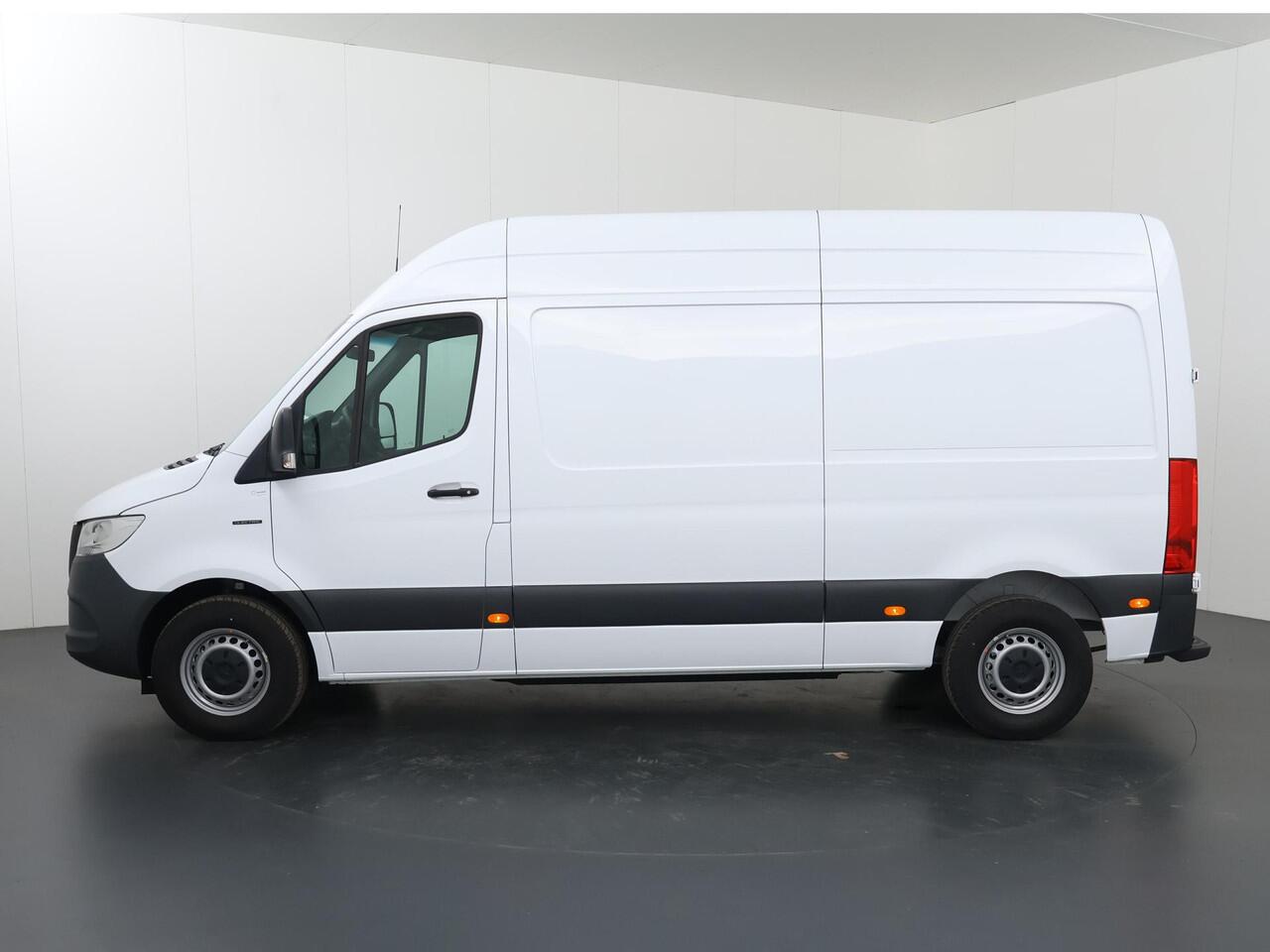 Mercedes-Benz eSprinter L2 H2 | 55 kWh | ACHTERUITRIJCAMERA | STOELVERWARMING | AIRCO | DAB+ RADIO | COMPLETE LAADRUIMTE BETIMMERING | OPSTAP TOT LAADRUIMTE | STOEL - STOEL COMFORT