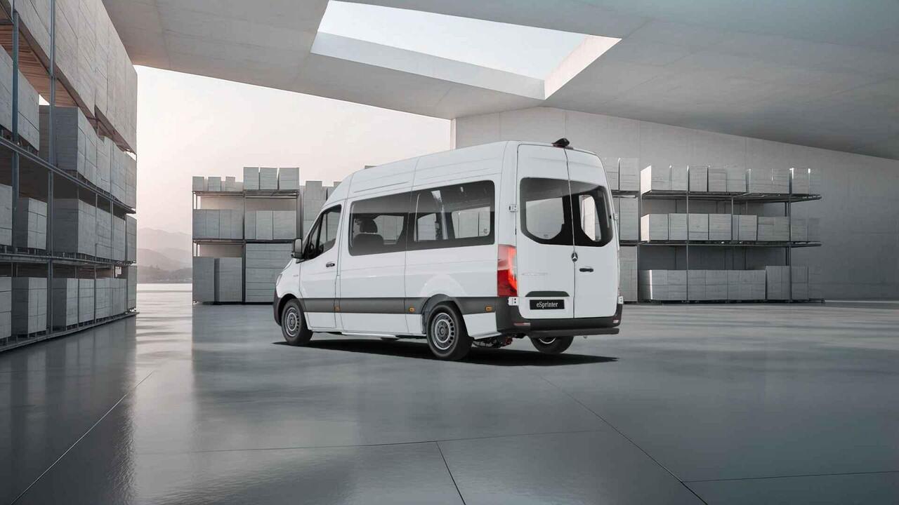 Mercedes-Benz eSprinter 314 L2 H2 RWD PRO 81kWh | Rolstoel ombouw | 115 kw Snelladen | Cruise-Controle | Achteruitrijcamera |