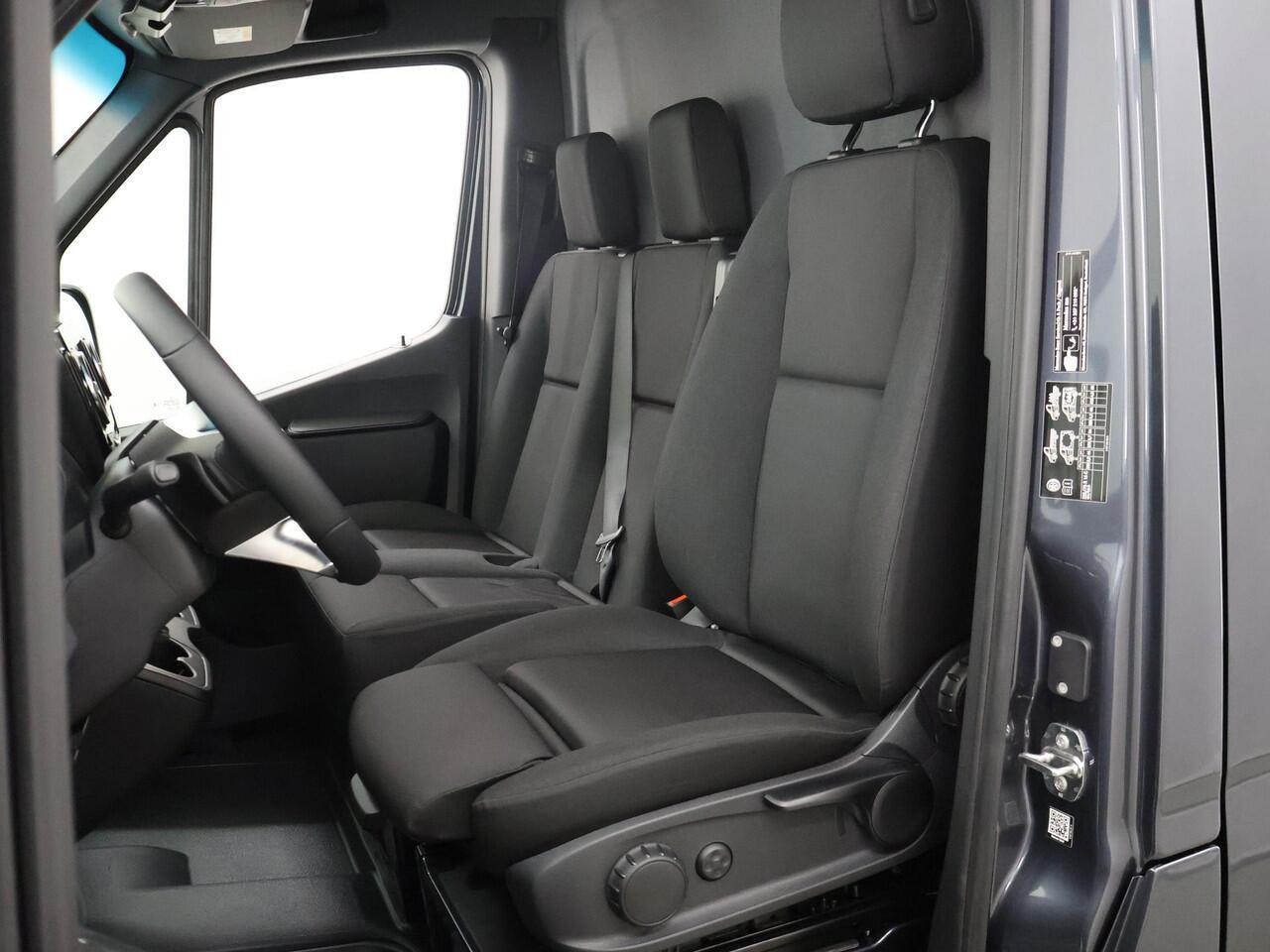 Mercedes-Benz eSprinter 314 L2 L2 Select 81kWh | Actieve Cruise-Controle Distronic | Parkeerpakket met achteruitrijcamera | Dubbele Schuifdeur | Led-verlichting |