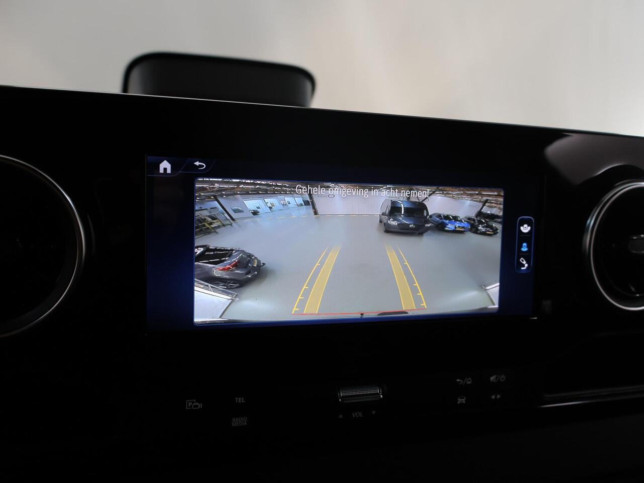 Mercedes-Benz eSprinter 314 L2 H2 PRO | 81 kWh | Trekhaak | Stoelverwarming | 3-zits | Climate Control | Achteruitrijcamera | Airco | Cruise Control |