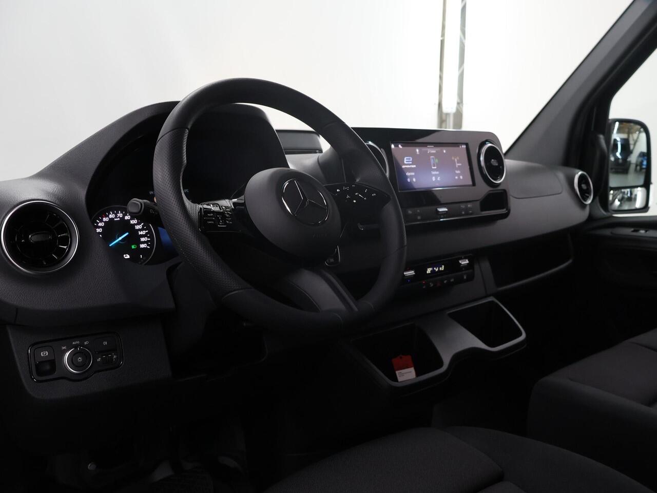 Mercedes-Benz eSprinter 314 L2 Pro 81kWh 100% elektrisch | 2000kg Trekhaak | 115Kw/u DC Snelladen | Smartphone integratie pakket | Carplay | Camera | Comfort bestuurdersstoel |