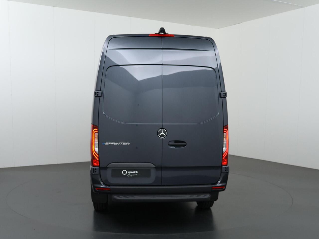 Mercedes-Benz eSprinter 314 L2 H2 Select 81kWh | DC laden 115 kW | Dubbele Schuifdeur | Stoelverwarming | Climate Control | Smartphone integratie pakket | Distronic | Led Verlichting |