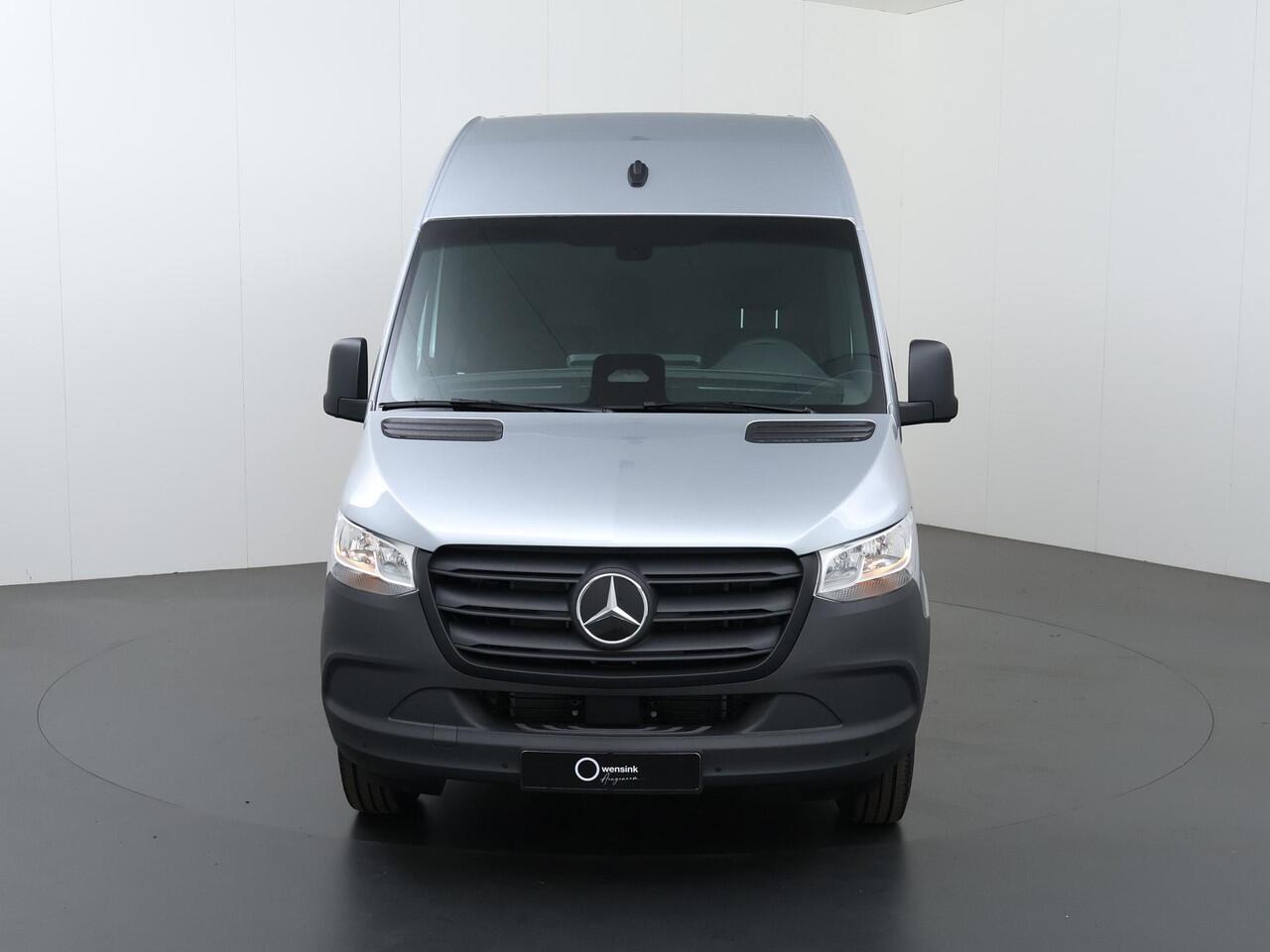 Mercedes-Benz eSprinter 314 L2 Pro 81kWh 100% elektrisch | 2000kg Trekhaak | 115Kw/u DC Snelladen | Smartphone integratie pakket | Carplay | Camera | Comfort bestuurdersstoel |