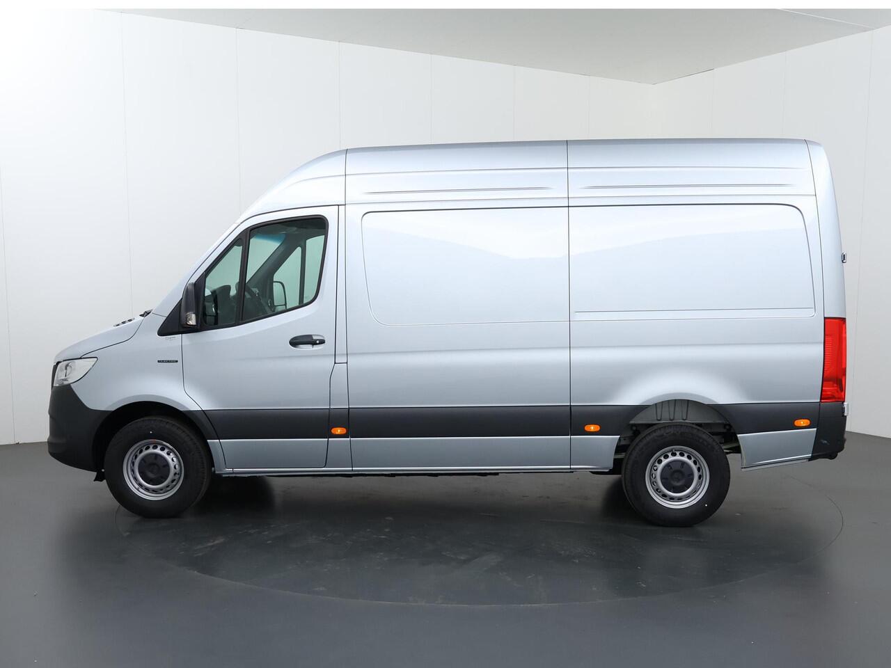 Mercedes-Benz eSprinter 314 L2 Pro 81kWh 100% elektrisch | 2000kg Trekhaak | 115Kw/u DC Snelladen | Smartphone integratie pakket | Carplay | Camera | Comfort bestuurdersstoel |