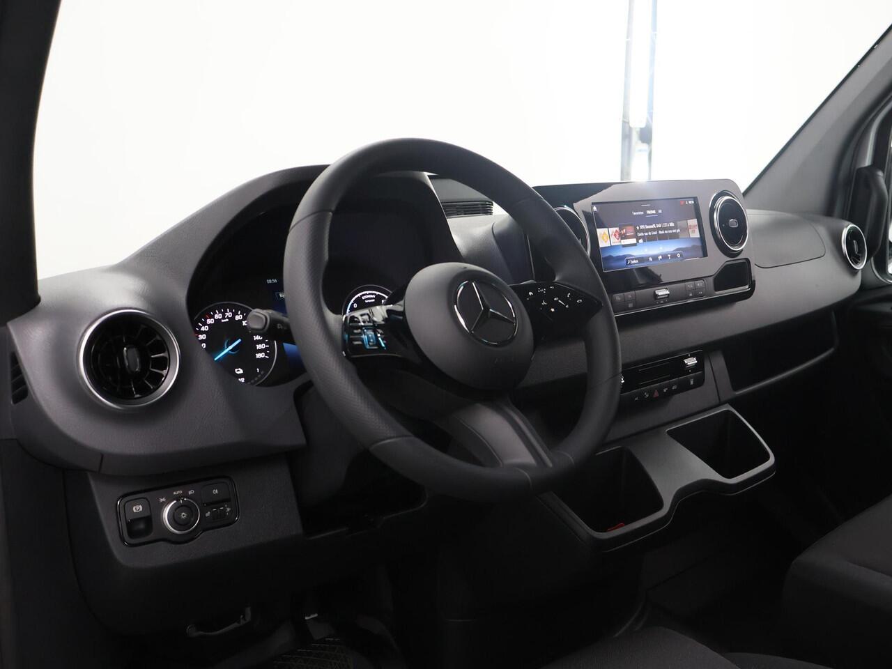 Mercedes-Benz eSprinter 414 | L2 H2 | RWD | PRO | 81kWh | BIJRIJDERSBANK | CRUISE CONTROL | PARKEERCAMERA | TREKHAAK | APPLE CARPLAY / ANDROID AUTO | STANDKACHEL | 300 KM WLTP