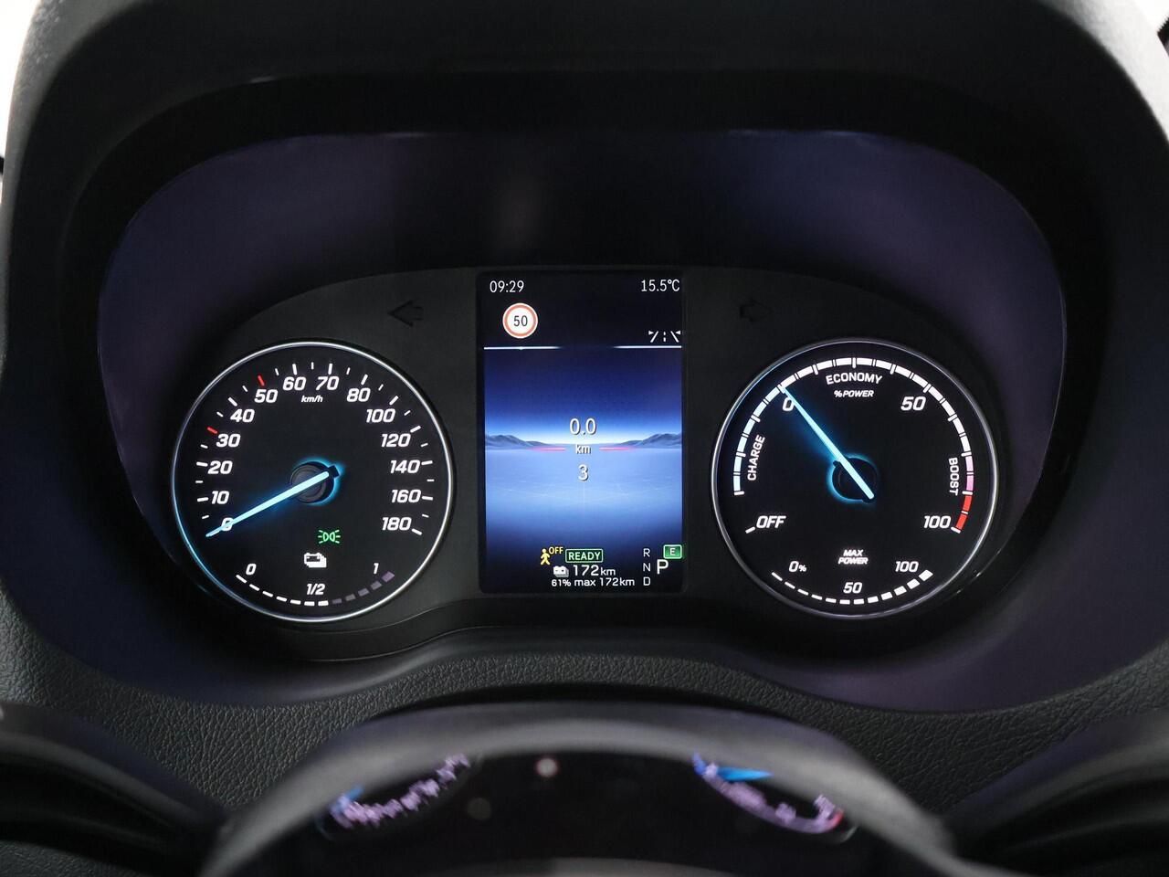 Mercedes-Benz eSprinter 414 L2H2 Pro 81kWh 2000 KG Trekhaak | Cruise-Controle | MBUX | Achteruitrijcamera | DC laden 115 kW | Smartphone integratie pakket |