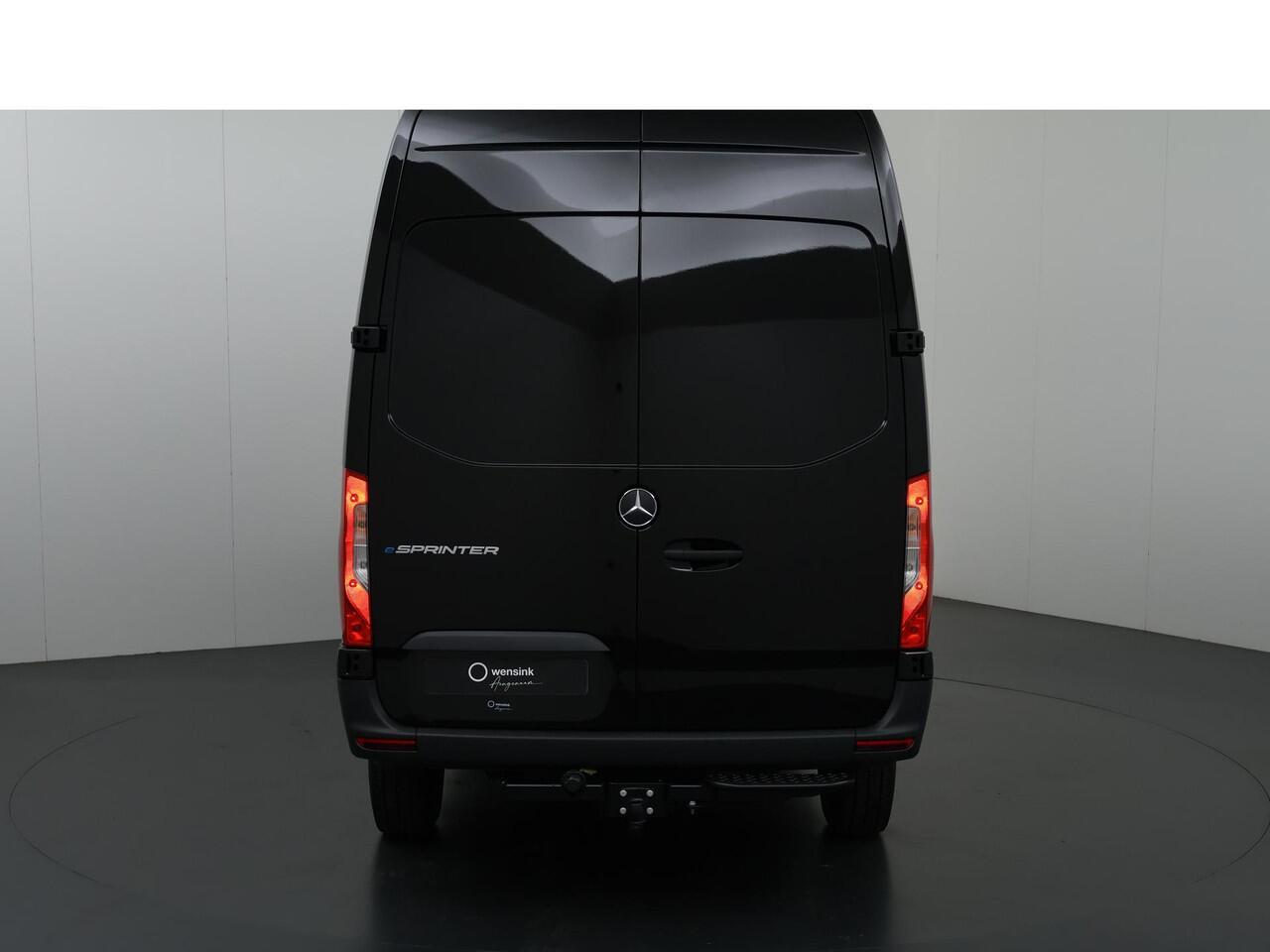Mercedes-Benz eSprinter 314 L2 H2 PRO | 81 kWh | 100% elektrisch | 2000kg Trekhaak | 115Kw/u DC Snelladen | Smartphone integratie pakket | Carplay | Camera | Comfort bestuurdersstoel |