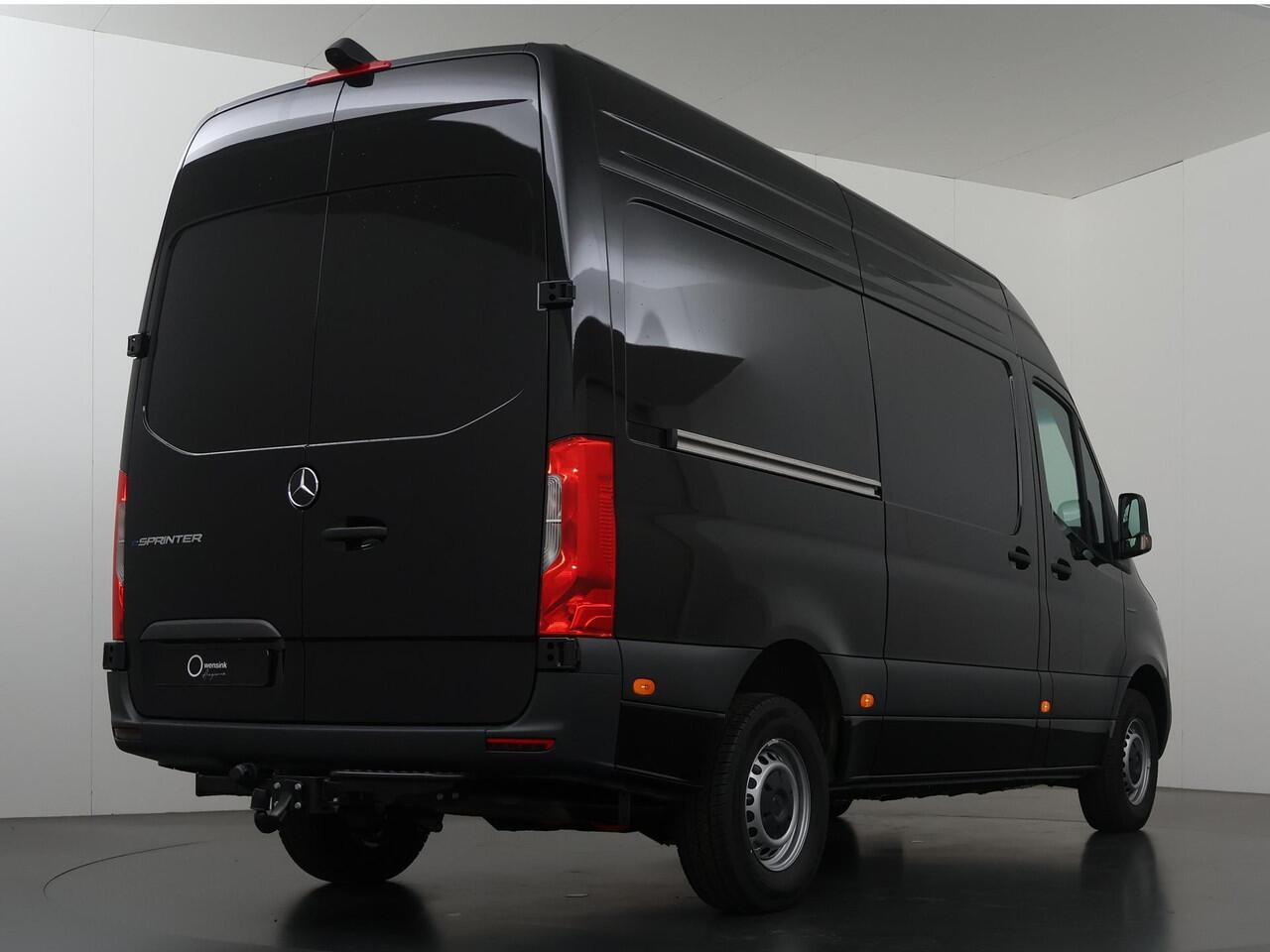 Mercedes-Benz eSprinter 314 L2 H2 RWD PRO 81kWh | Comfortbestuurdersstoel | Trekhaak | Smartphone integratie pakket | 115 kW Snelladen | Achteruitrijcamera |
