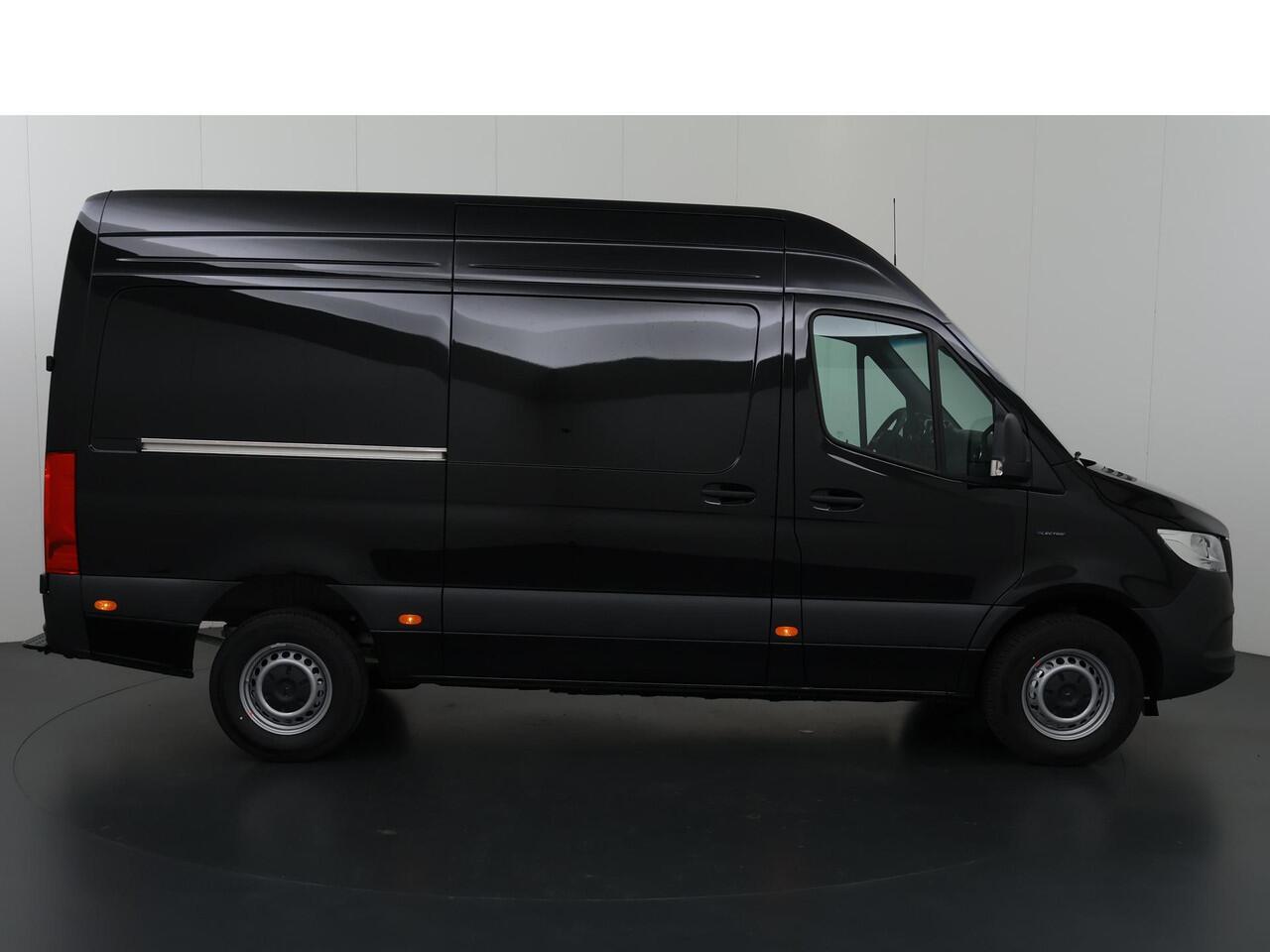 Mercedes-Benz eSprinter 314 L2 H2 RWD PRO 81kWh | Comfortbestuurdersstoel | Trekhaak | Smartphone integratie pakket | 115 kW Snelladen | Achteruitrijcamera |