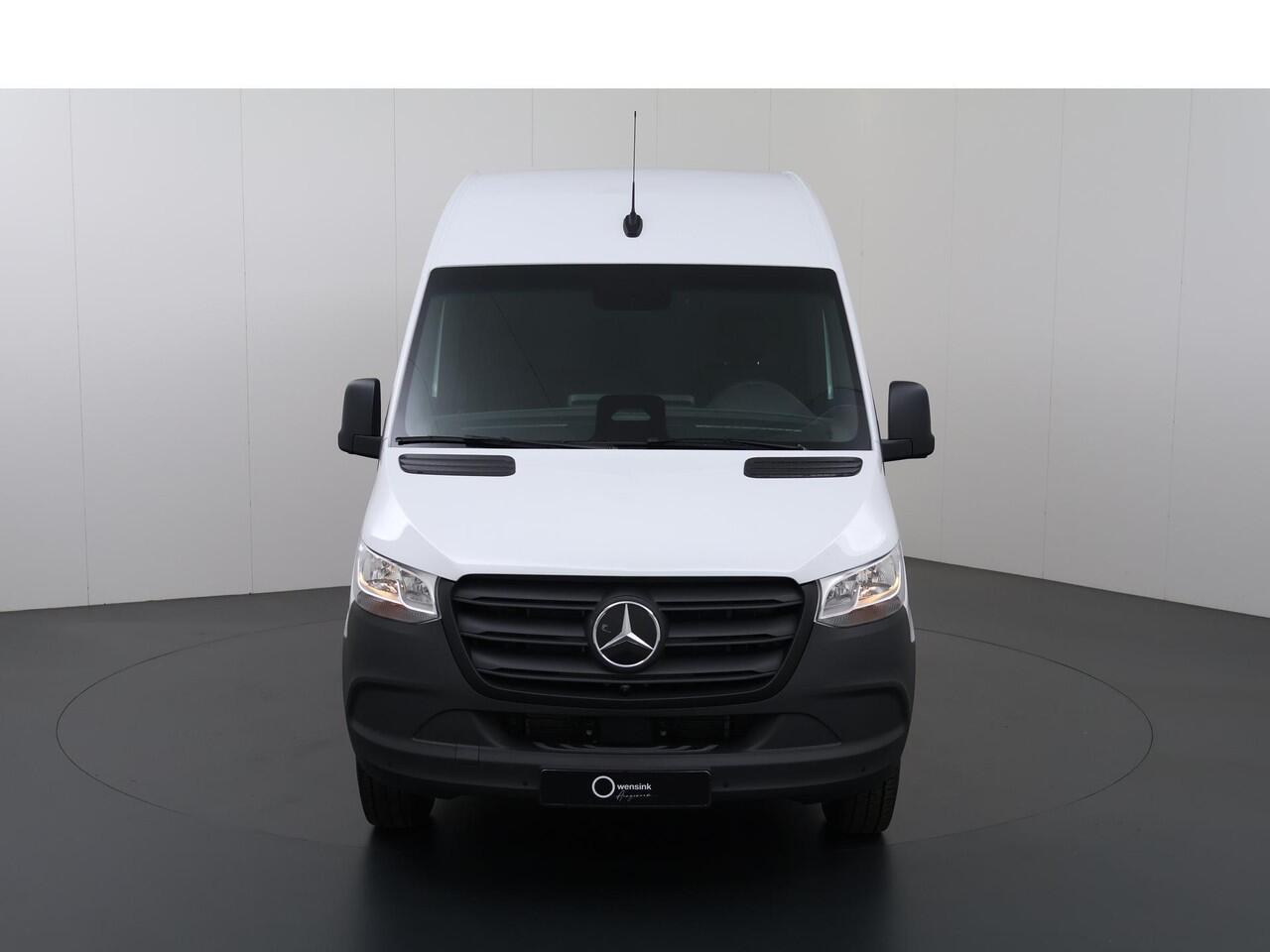 Mercedes-Benz eSprinter 414 L2 H2 RWD PRO 81kWh | 115 kW Snelladen | Trekhaak | Smartphone integratie pakket | Achteruitrijcamera | Standkachel | Stoelverwarming |