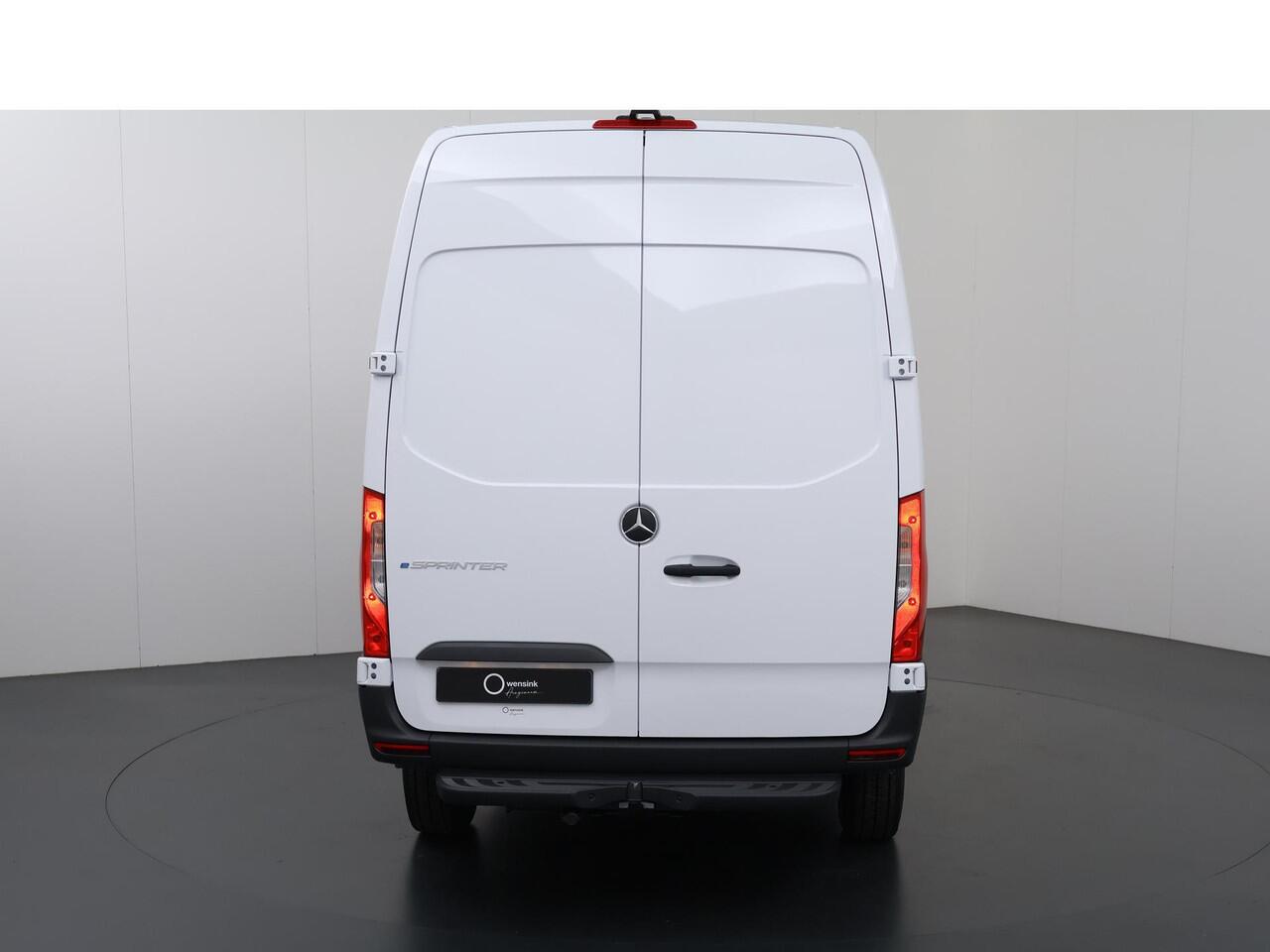 Mercedes-Benz eSprinter 414 L2 H2 RWD PRO 81kWh | 115 kW Snelladen | Trekhaak | Smartphone integratie pakket | Achteruitrijcamera | Standkachel | Stoelverwarming |