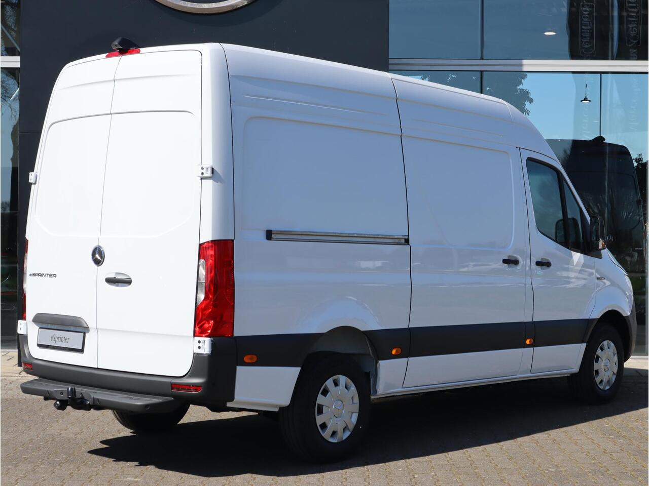 Mercedes-Benz eSprinter 320 L2 Pro 81kWh TREKHAAK BEGRENZER 120KM/H