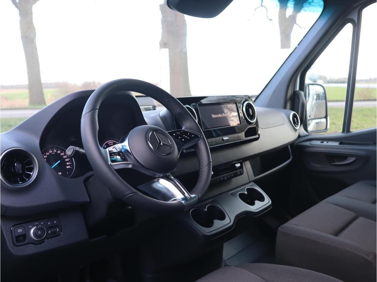Mercedes-Benz eSprinter 320 L2 Pro 81kWh TREKHAAK - NAVI - CARPLAY/ANDROID AUTO - ALARM SCM 3