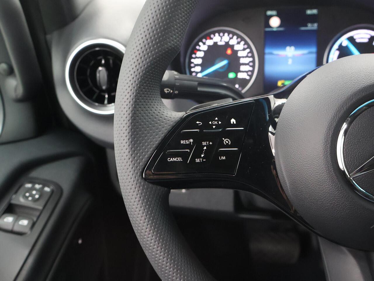 Mercedes-Benz eSprinter 414 L2 H2 RWD PRO 81kWh | 115 kW Snelladen | Trekhaak | Smartphone integratie pakket | Achteruitrijcamera | Standkachel | Stoelverwarming |