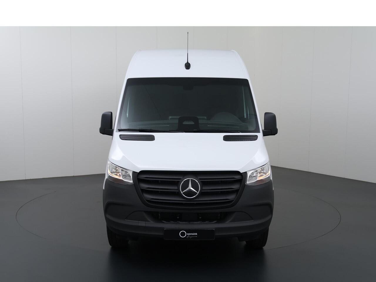 Mercedes-Benz eSprinter 314 L2 H2 PRO | 56 kWh | 100% elektrisch | 2000kg Trekhaak | 115Kw/u DC Snelladen | Smartphone integratie pakket | Carplay | Camera |