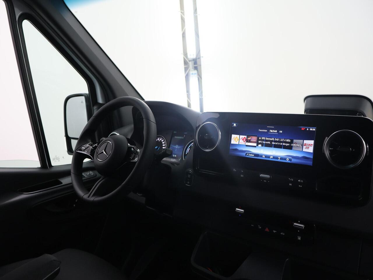 Mercedes-Benz eSprinter 414 | L2 H2 | RWD | PRO | 81kWh | BIJRIJDERSBANK | CRUISE CONTROL | PARKEERCAMERA | TREKHAAK | APPLE CARPLAY / ANDROID AUTO | STANDKACHEL | 300 KM WLTP