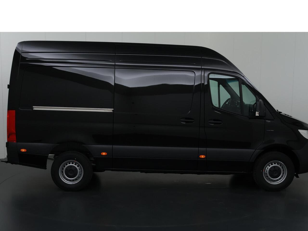 Mercedes-Benz eSprinter 314 L2 H2 PRO | 81 kWh | 100% elektrisch | 2000kg Trekhaak | 115Kw/u DC Snelladen | Smartphone integratie pakket | Carplay | Camera | Comfort bestuurdersstoel |