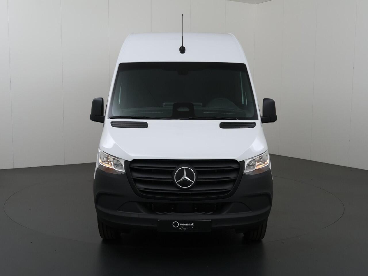 Mercedes-Benz eSprinter 414 L2 H2 RWD PRO 81kWh | Trekhaak | Smartphone integratie pakket | 115 kW Snelladen | Achteruitrijcamera | Standkachel | Stoelverwarming |