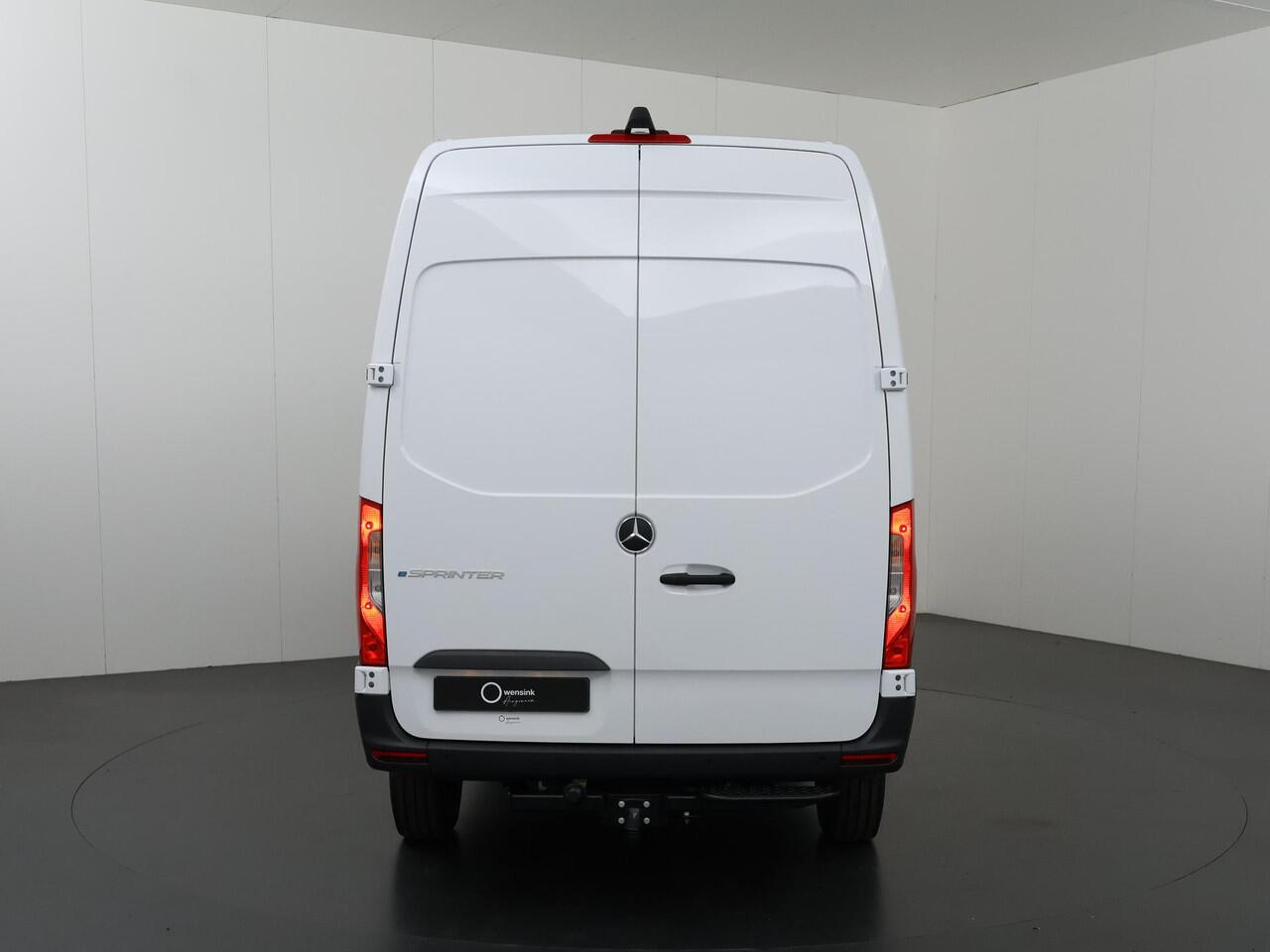 Mercedes-Benz eSprinter 414 L2 H2 RWD PRO 81kWh | Trekhaak | Smartphone integratie pakket | 115 kW Snelladen | Achteruitrijcamera | Standkachel | Stoelverwarming |