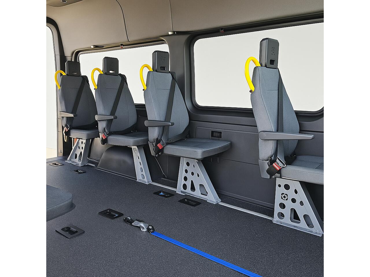 Mercedes-Benz eSprinter Rolstoelbus / 4150kg/ B-Rijbewijs / 81kw accu / snelladen