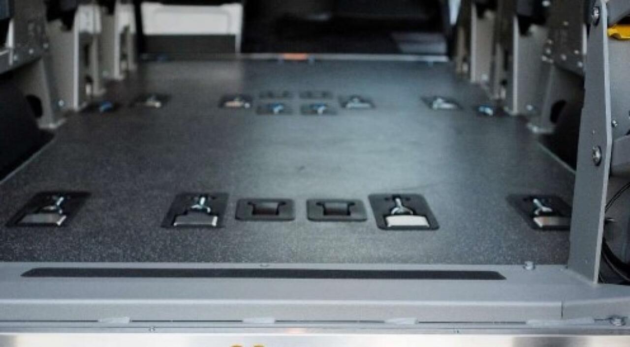 Mercedes-Benz eSprinter Rolstoelbus / 4150kg/ B-Rijbewijs / 81kw accu / snelladen