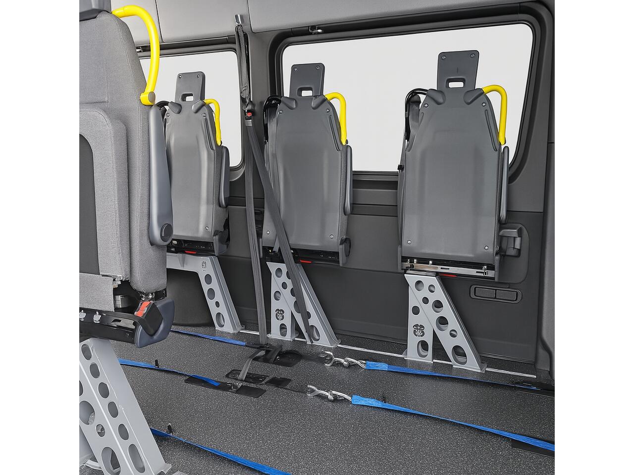 Mercedes-Benz eSprinter Rolstoelbus / 4150kg/ B-Rijbewijs / 81kw accu / snelladen