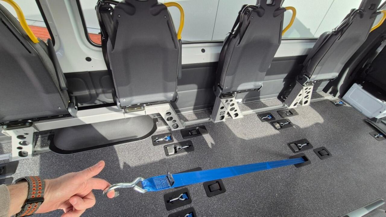 Mercedes-Benz eSprinter ROLSTOELBUS / 4250kg / B-rijbewijs / grootste accu / snelladen