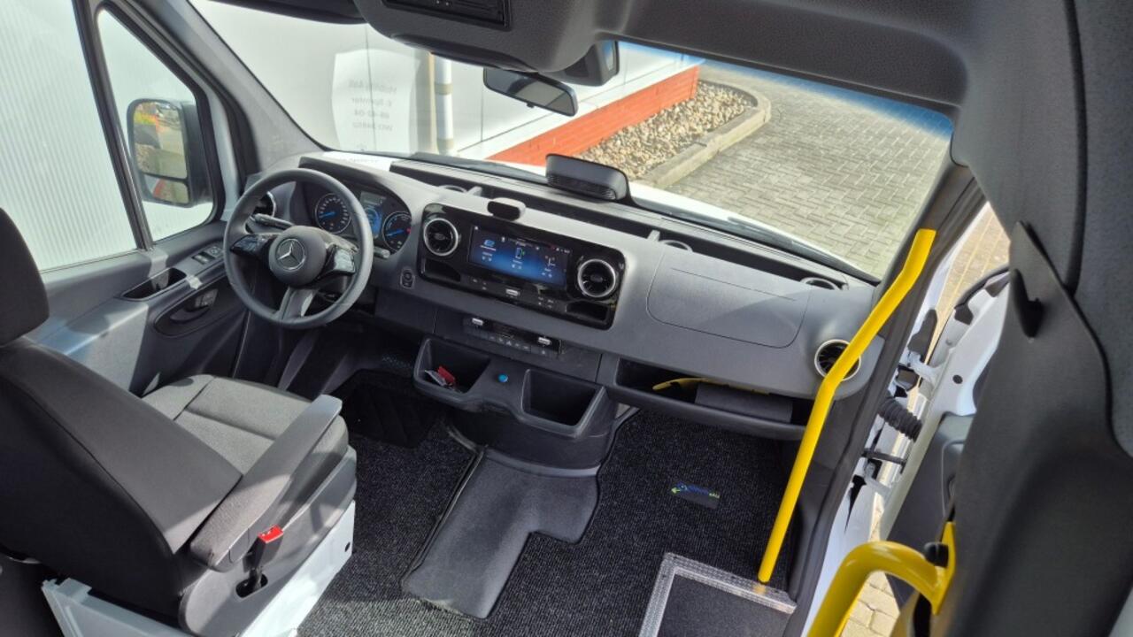 Mercedes-Benz eSprinter ROLSTOELBUS / 4250kg / B-rijbewijs / grootste accu / snelladen