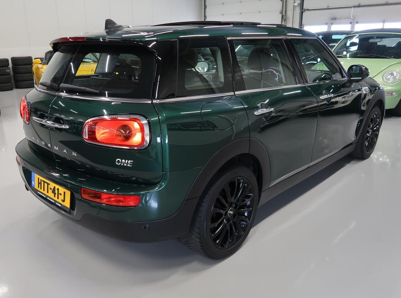 Mini CLUBMAN Mini 1.5 One Automaat Panoramadak Harman/Kardon Navigatie App connect Airco-ecc Stoelverwarming British Racing Green Dealer onderhouden Cruise control
