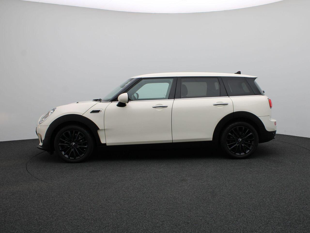 Mini CLUBMAN One Business Edition Connected Navigation + PDC + Cruise Control +17''
