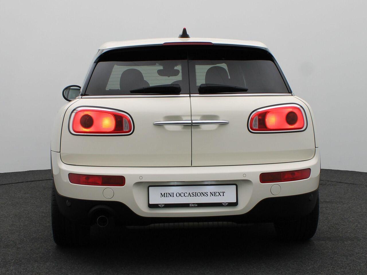 Mini CLUBMAN One Business Edition Connected Navigation + PDC + Cruise Control +17''