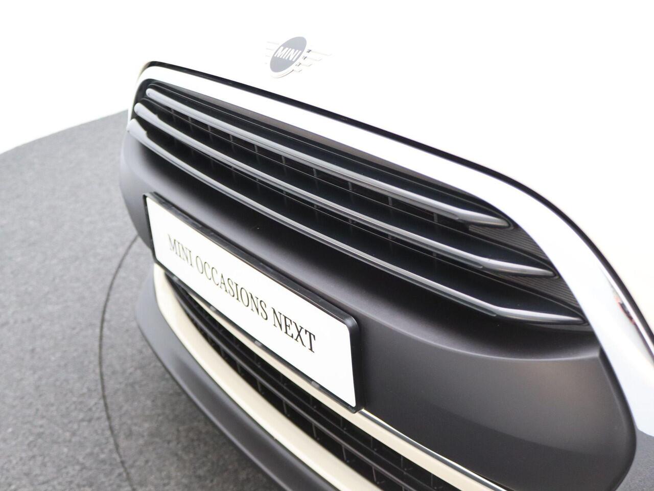 Mini CLUBMAN One Business Edition Connected Navigation + PDC + Cruise Control +17''