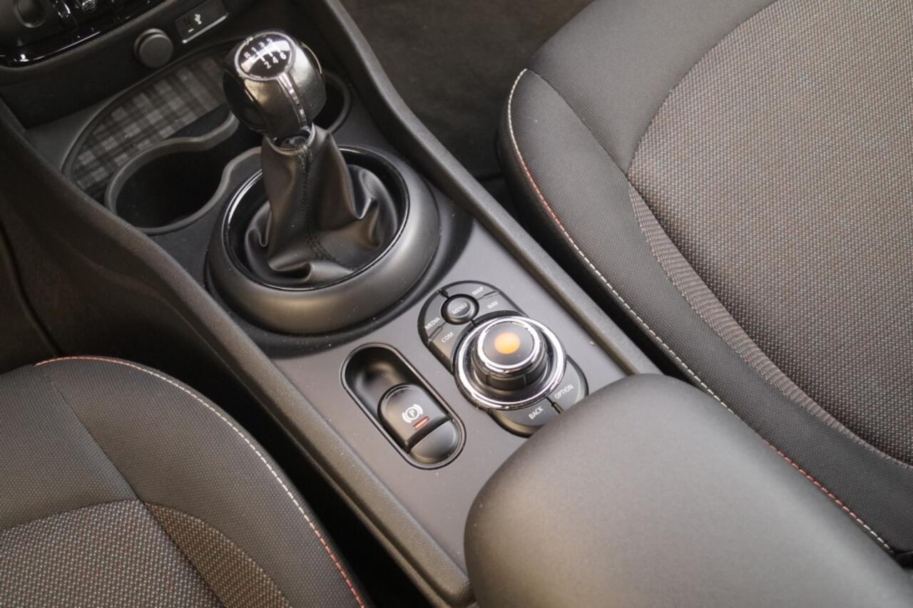 Mini CLUBMAN 1.5 Cooper Business Edition -NAVI-ECC-PDC-