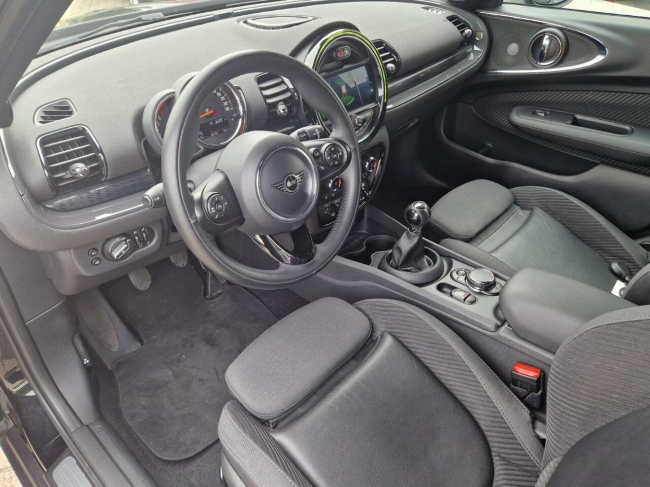 Mini CLUBMAN 1.5 Cooper Chili Business Navi Leder Climate+Cruise Black 17LM Top