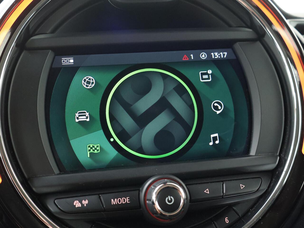 Mini CLUBMAN Mini 1.5 One Business Edition | 102 PK | Navigatiesysteem | Cruise control | Climate control |