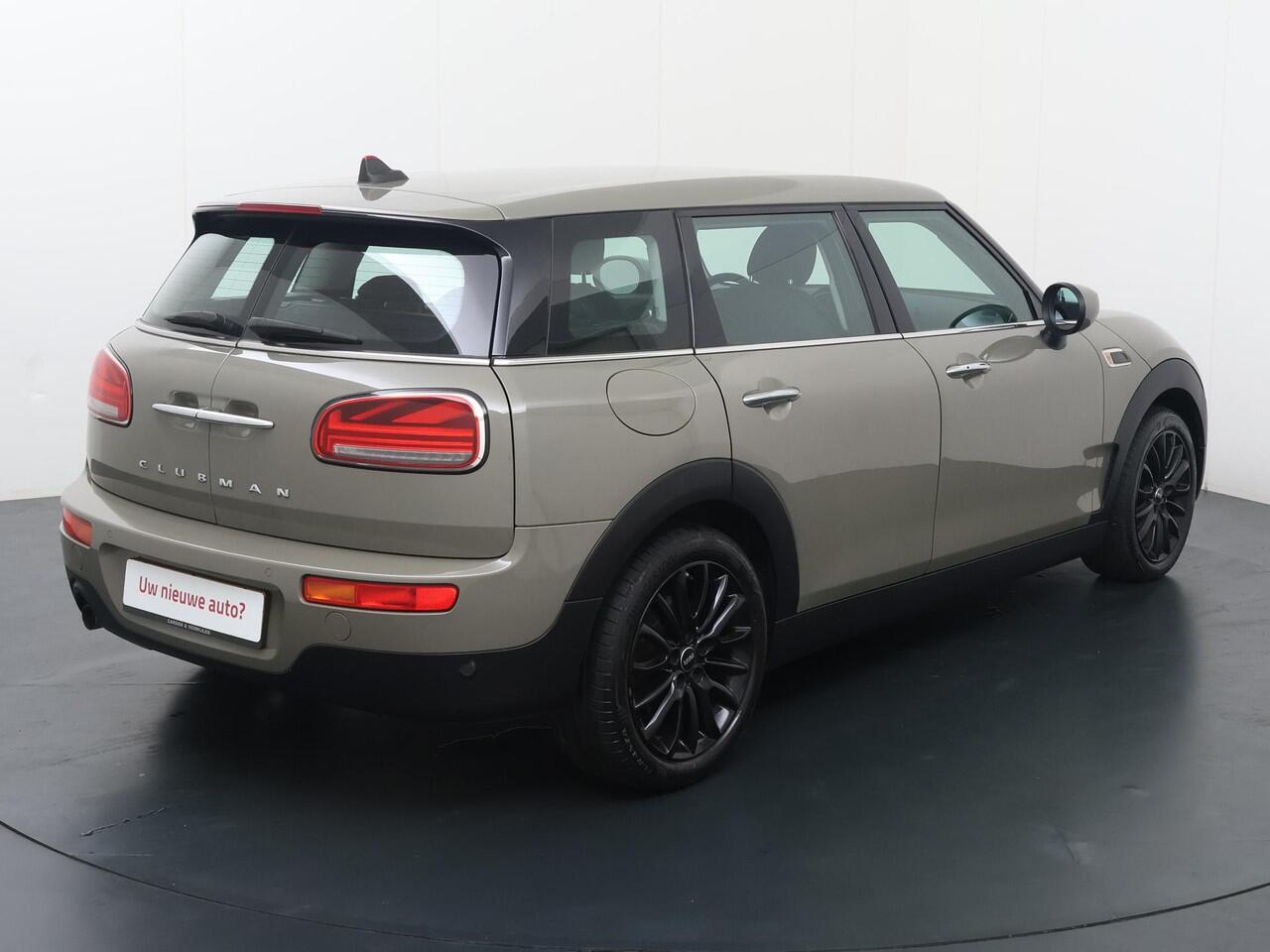 Mini CLUBMAN Mini 1.5 One Business Edition | 102 PK | Navigatiesysteem | Cruise control | Climate control |